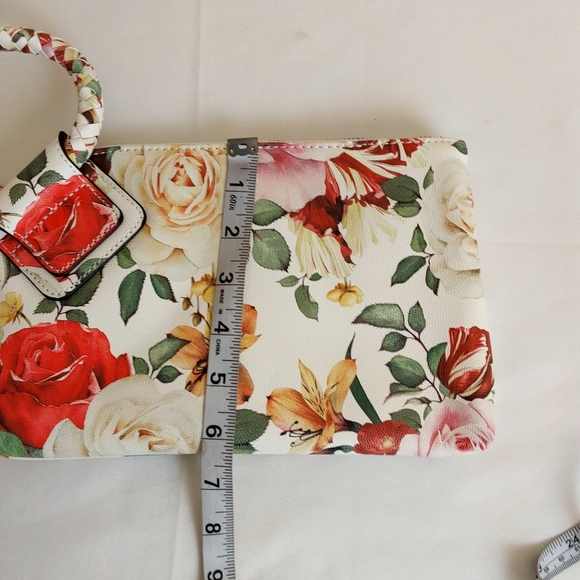 Calin Collection Floral Wristlet/Clutch - Picture 5 of 11